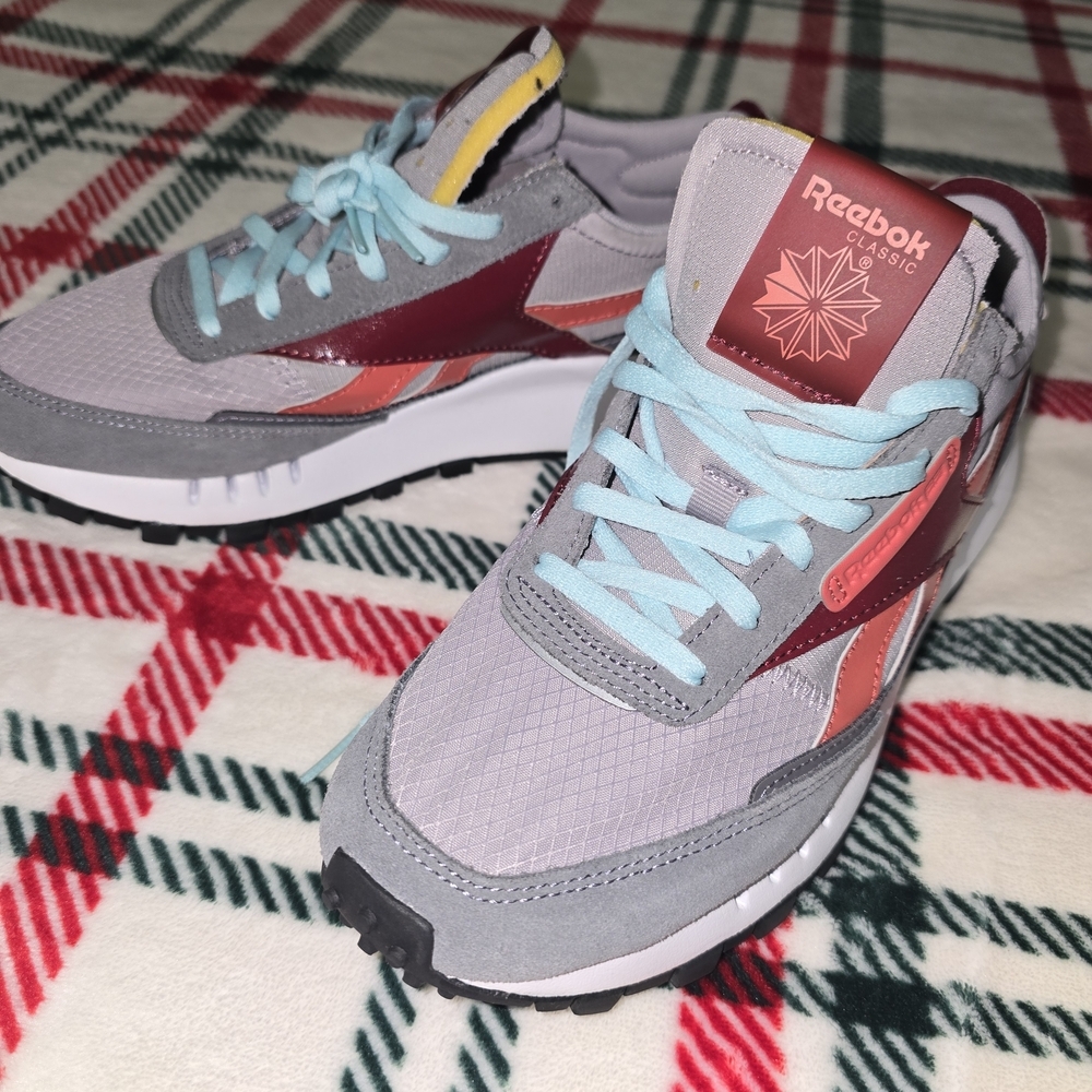 Reebok Women's Sneakers in Gray, Red, and Blue - Picture 2 of 9